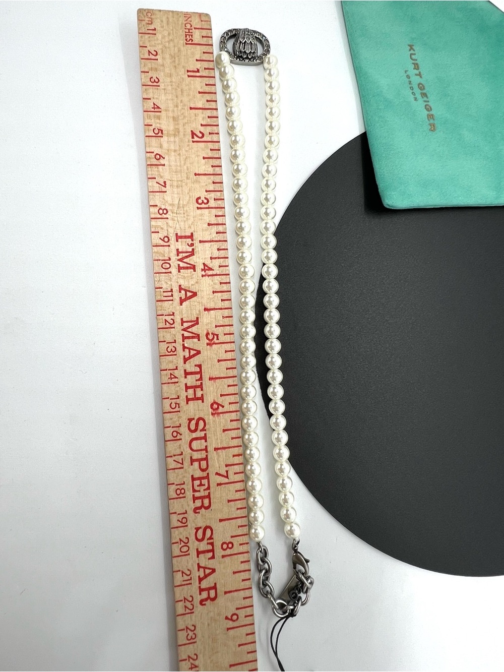 Kurt Geiger London Chelsea Pearl Necklace Crystal Eagle Clasp Silver Tone NWT - Picture 8 of 9